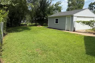 918 Windsor Rd, Loves Park, IL 61111 - Photo 5