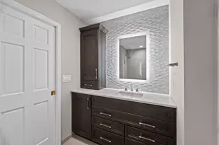 107 Honeysuckle Ct, Rolling Meadows, IL 60008 - Photo 11