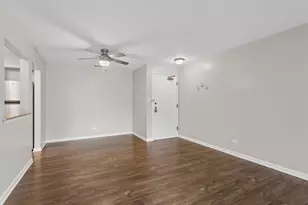 7510 Farmingdale Dr, Darien, IL 60561 - Photo 3