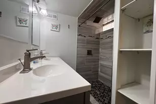 2925 W Jerome St, Chicago, IL 60645 - Photo 15