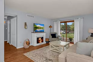 10521 S Roberts Rd, Palos Hills, IL 60465 - Photo 3