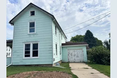 639 W Ordway Street, Freeport, IL 61032 - Photo 3