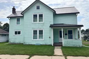 639 W Ordway St, Freeport, IL 61032 - Photo 1