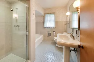 6247 N Leona Ave, Chicago, IL 60646 - Photo 19