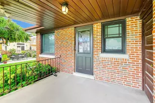 6247 N Leona Ave, Chicago, IL 60646 - Photo 33
