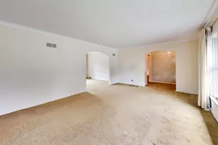 6247 N Leona Ave, Chicago, IL 60646 - Photo 9