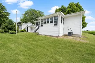 437 E 11th St, Pecatonica, IL 61063 - Photo 39