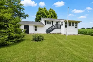 437 E 11th St, Pecatonica, IL 61063 - Photo 37