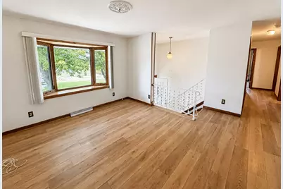 437 E 11th Street, Pecatonica, IL 61063 - Photo 9