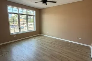 105 W St Charles Rd, Lombard, IL 60148 - Photo 17