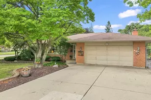 3310 Plum Grove Dr, Rolling Meadows, IL 60008 - Photo 3