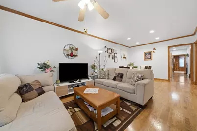 4746 N Karlov Avenue, Chicago, IL 60630 - Photo 5