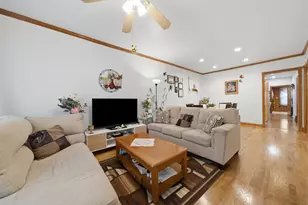 4746 N Karlov Ave, Chicago, IL 60630 - Photo 5