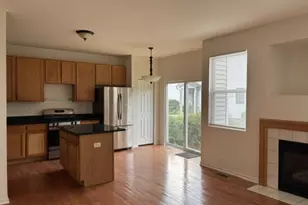 2440 Reflections Dr, Aurora, IL 60502 - Photo 11