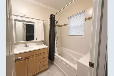 1028 W 20th Place #1, Chicago, IL 60608 - Photo 13