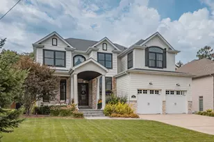 610 Prairie Ave, Glen Ellyn, IL 60137 - Photo 1