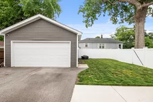 10904 S Kedzie Ave, Chicago, IL 60655 - Photo 21