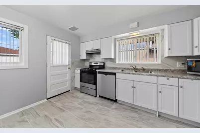 3824 W Chase Avenue, Lincolnwood, IL 60712 - Photo 9
