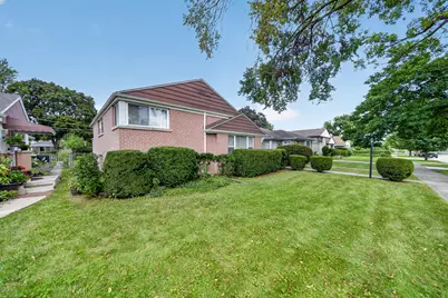 3824 W Chase Avenue, Lincolnwood, IL 60712 - Photo 5