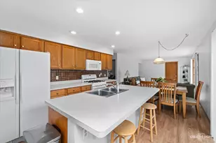 319 Boulder Hill Pass, Oswego, IL 60543 - Photo 5