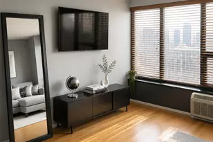 30 E Huron St, Chicago, IL 60611 - Photo 3
