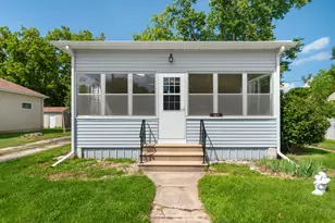 107 E Prairie St, Plano, IL 60545 - Photo 3