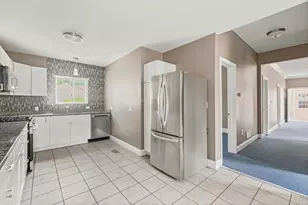 107 E Prairie St, Plano, IL 60545 - Photo 9