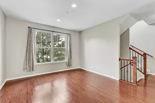 318 Laurel Ave, Des Plaines, IL 60016 - Photo 5
