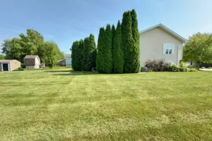 684 Cherokee Dr, Bourbonnais, IL 60914 - Photo 3
