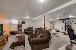 824 Royal Dr, McHenry, IL 60050 - Photo 17