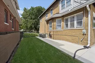 4821 N Harding Ave, Chicago, IL 60625 - Photo 33