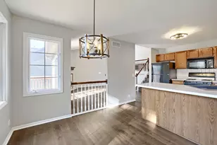 516 Silver Aspen Cir, Crystal Lake, IL 60014 - Photo 5