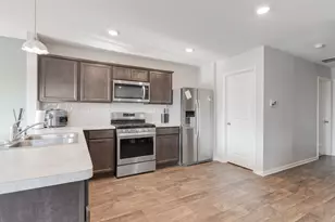 576 Spring Leaf Dr, Joliet, IL 60431 - Photo 11