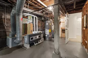 1335 W Hollywood Ave, Chicago, IL 60660 - Photo 25