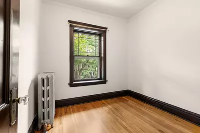 1335 W Hollywood Avenue, Chicago, IL 60660 - Photo 23