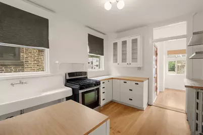 1335 W Hollywood Avenue, Chicago, IL 60660 - Photo 17