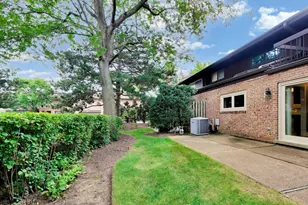 1712 Wildberry Dr, Glenview, IL 60025 - Photo 47