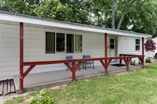 110 S Grant St, Saybrook, IL 61770 - Photo 3