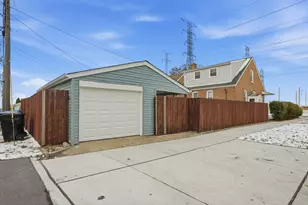 11056 S State Line Rd, Chicago, IL 60617 - Photo 13