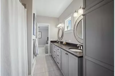 709 E Sunnyside Avenue, Libertyville, IL 60048 - Photo 29