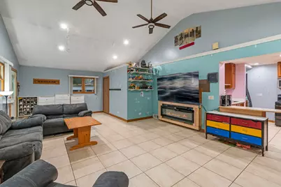 [Address not provided], Woodstock, IL 60098 - Photo 5