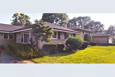 807 E Golfview Drive, Mount Prospect, IL 60056 - Photo 3