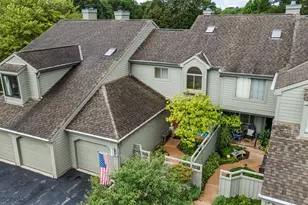 900 Shoreline Rd, Lake Barrington, IL 60010 - Photo 3