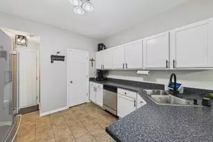 6787 Slate Dr, Carpentersville, IL 60110 - Photo 11