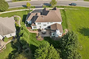911 Hayden Dr, Yorkville, IL 60560 - Photo 5