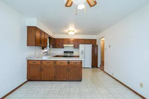 521 Hawthorne Ln, Peotone, IL 60468 - Photo 15