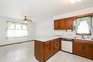 521 Hawthorne Ln, Peotone, IL 60468 - Photo 13