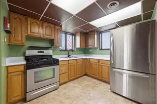 6559 W 60th Pl, Chicago, IL 60638 - Photo 5