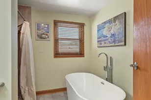 6218 W Huntington St, Chicago, IL 60646 - Photo 25