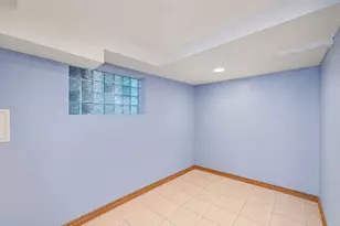 6218 W Huntington St, Chicago, IL 60646 - Photo 33
